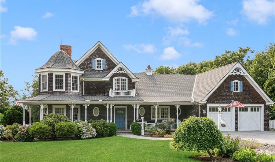 19 Ledge Rd, Bristol, RI 02809 - 4 Beds, 4 Bath