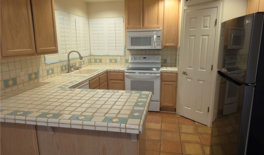 3949 King Rd, Bullhead City, AZ 86442 - 3 Beds, 2 Bath