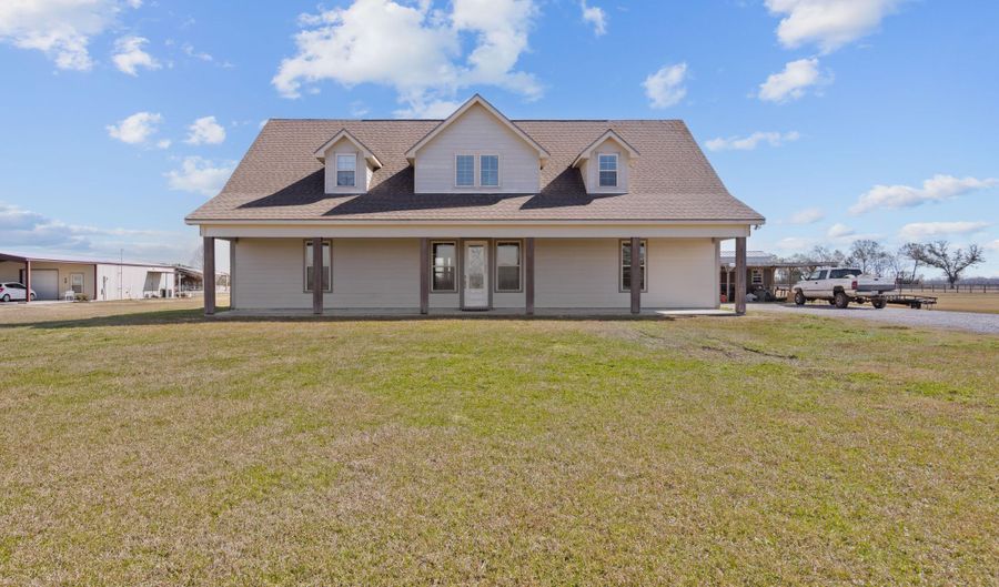 9925 La Highway 343, Abbeville, LA 70510 - 4 Beds, 5 Bath