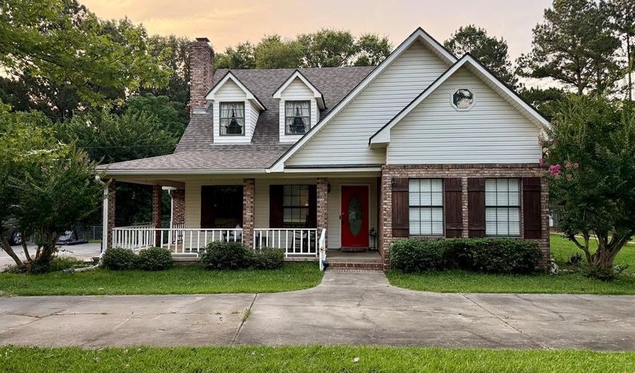 944 Denton Trl NW, Brookhaven, MS 39191 - 5 Beds, 3 Bath