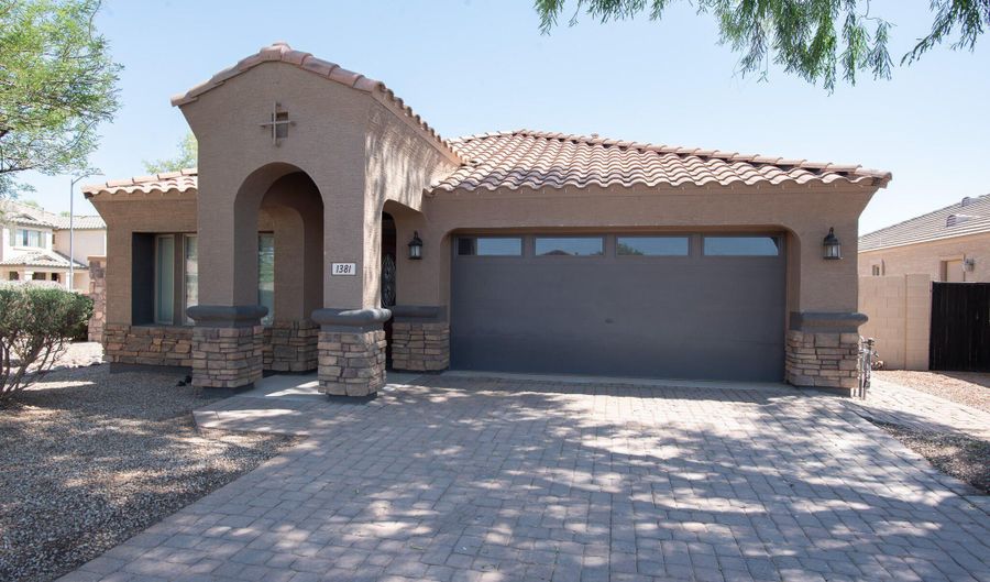 1381 E PRICKLY PEAR Dr, Casa Grande, AZ 85122 - 4 Beds, 3 Bath