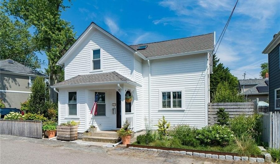 129 Cedar Ave, East Providence, RI 02915 - 2 Beds, 2 Bath