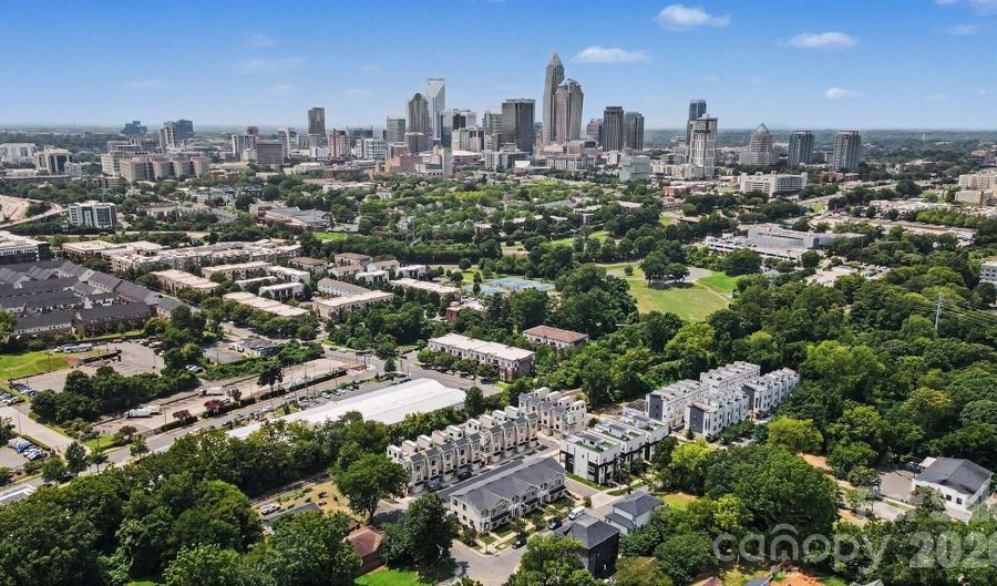 931 Cityscape Dr, Charlotte, NC 28205 - 2 Beds, 3 Bath