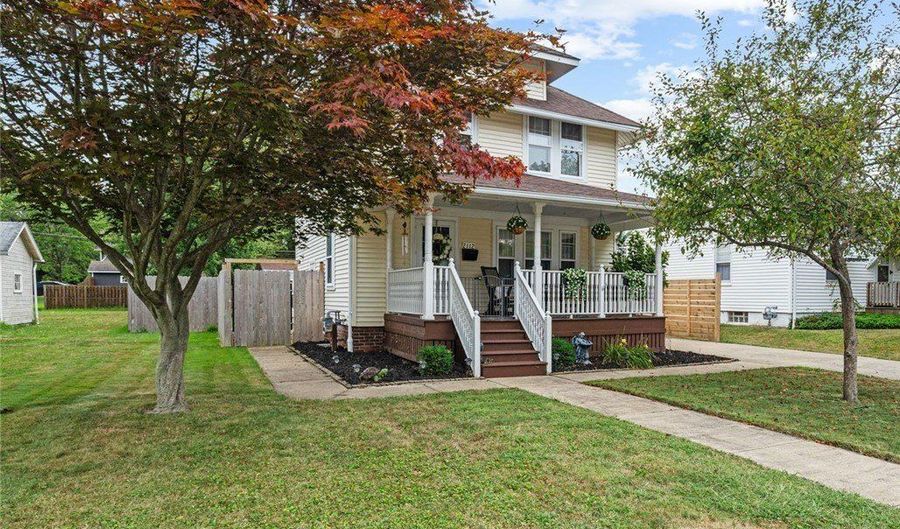 2112 Blenheim Ave, Alliance, OH 44601 - 2 Beds, 2 Bath