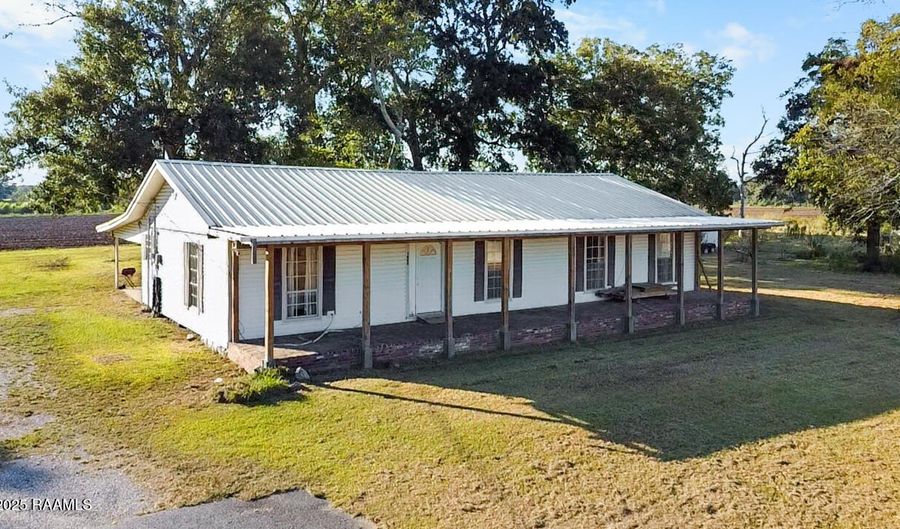 3008 Buster Rd, Abbeville, LA 70510 - 4 Beds, 2 Bath