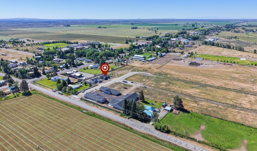 207 W First St W, Carey, ID 83320 - 3 Beds, 2 Bath