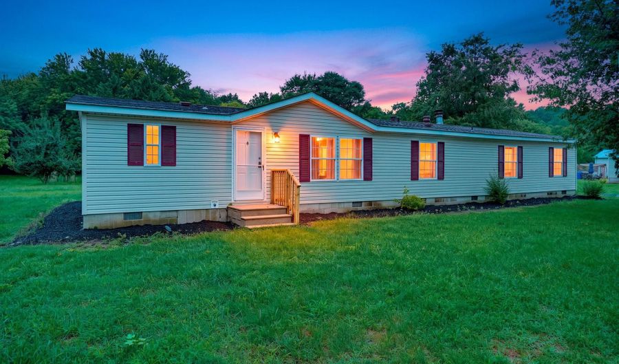 97 YOEMANS TALE Ln, Felton, DE 19943 - 4 Beds, 3 Bath