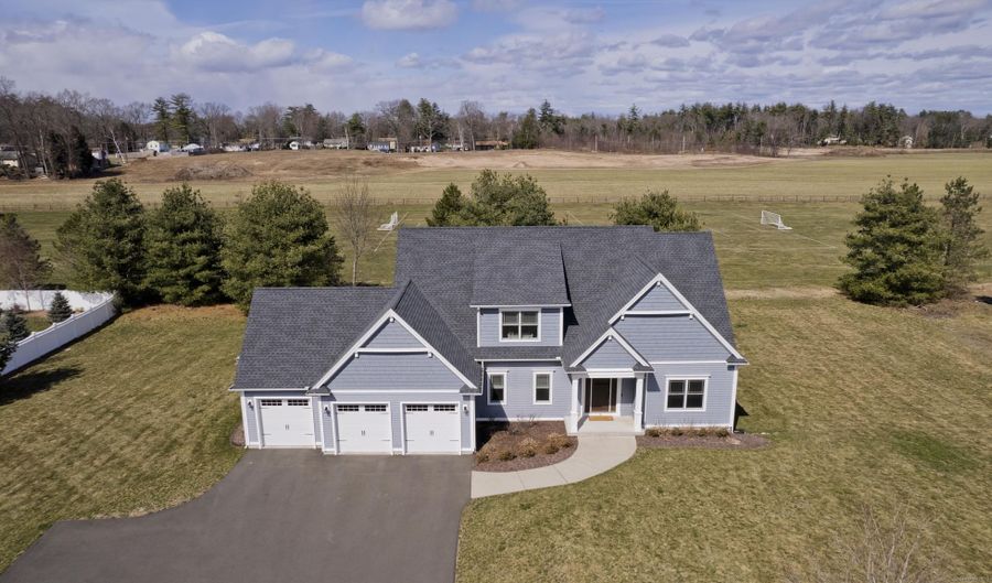 8 Stratton Farms Rd, Suffield, CT 06093 - 4 Beds, 5 Bath