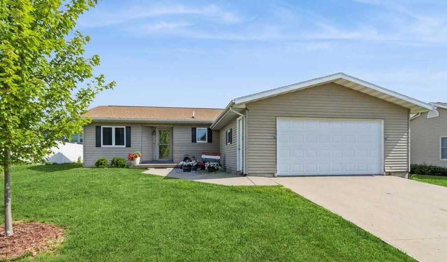 206 Buckeye Ln, Riverside, IA 52327 - 3 Beds, 3 Bath