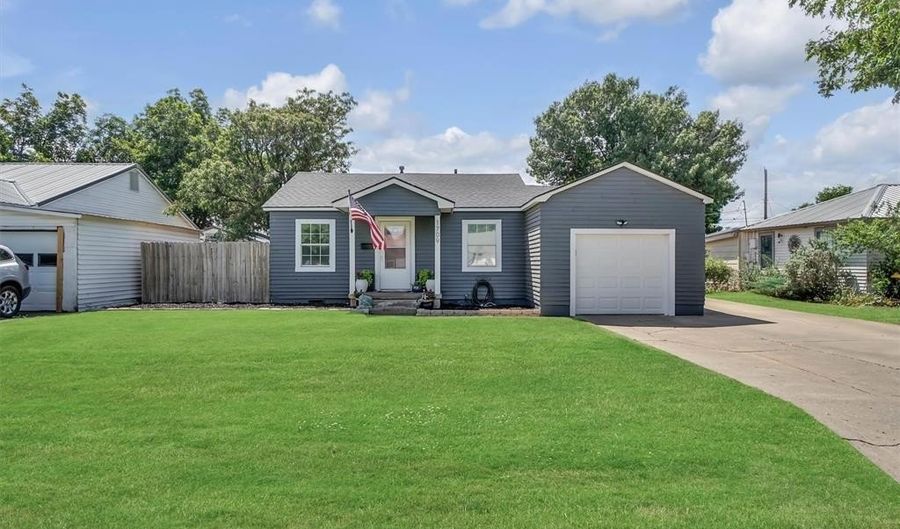 1709 Oklahoma Dr, Altus, OK 73521 - 3 Beds, 1 Bath