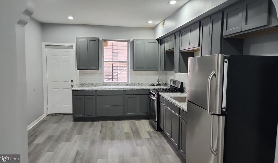 805 N KENWOOD Ave, Baltimore, MD 21205 - 4 Beds, 2 Bath