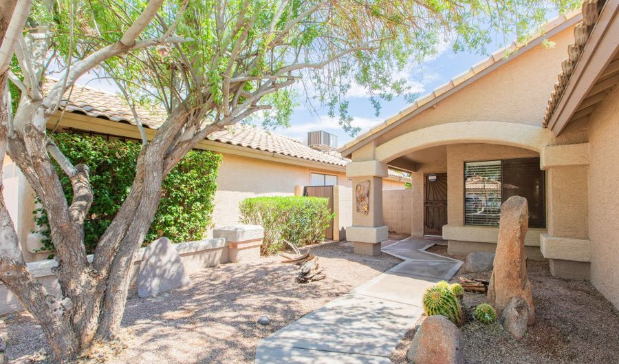 103 S CRESTVIEW St, Chandler, AZ 85226 - 3 Beds, 2 Bath
