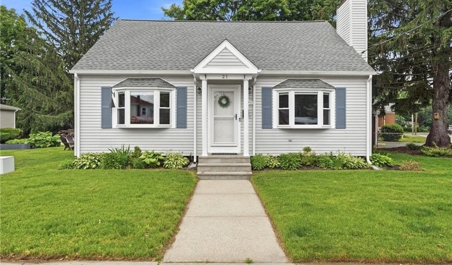 21 Portland St, Lincoln, RI 02838 - 3 Beds, 2 Bath