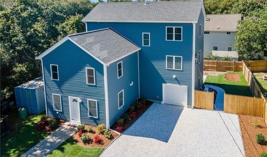 21 Ashbrook Rd, Narragansett, RI 02882 - 3 Beds, 3 Bath