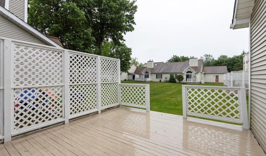 8 Sweet Bay Ln, Amherst, NY 14221 - 2 Beds, 2 Bath