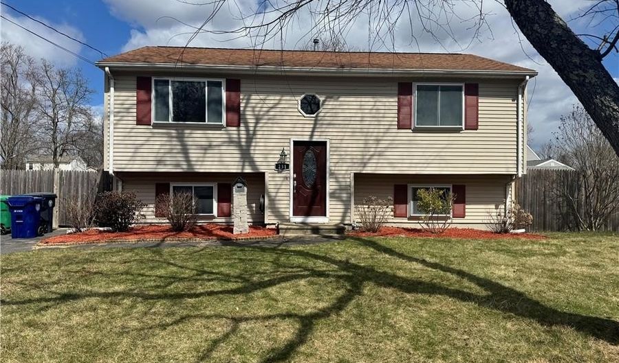 231 Smith St, Warwick, RI 02886 - 3 Beds, 2 Bath