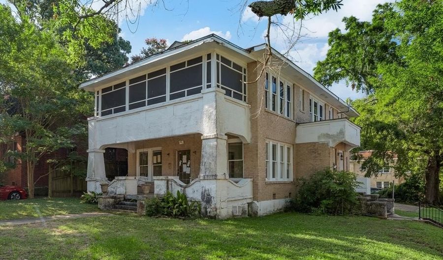 561 Forest Ave, Shreveport, LA 71104 - 5 Beds, 3 Bath