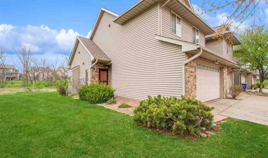 1231 Nicholas Ln, North Liberty, IA 52317 - 3 Beds, 3 Bath