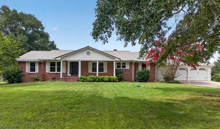 5572 Section Line Rd, Albertville, AL 35950 - 4 Beds, 3 Bath