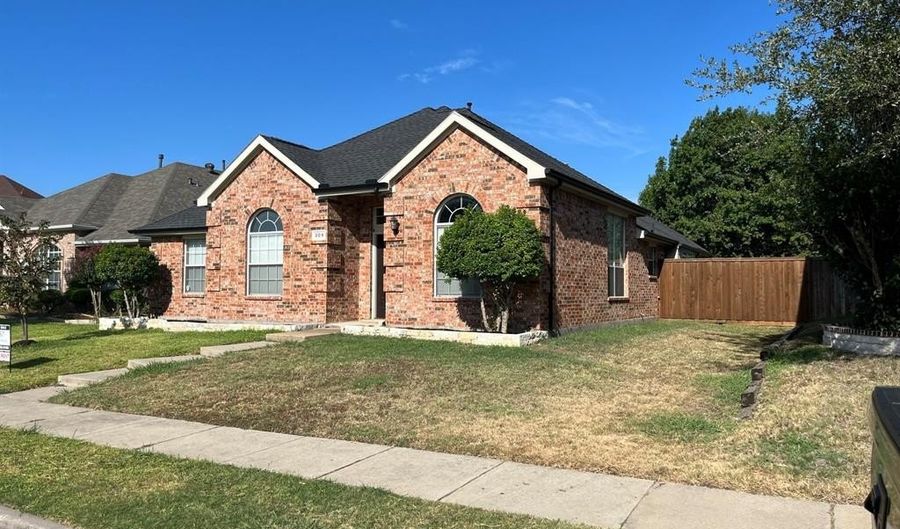 309 Broadmoor Dr, Allen, TX 75002 - 4 Beds, 2 Bath