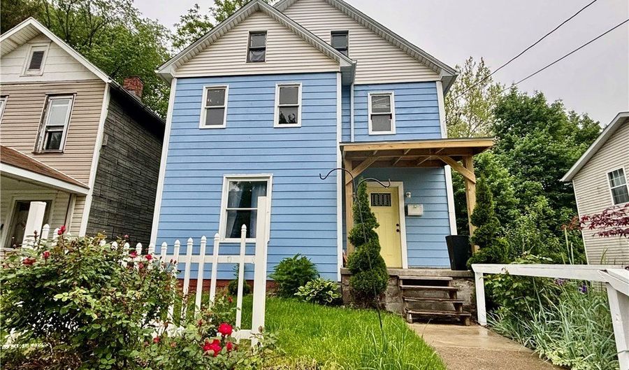 1044 S Liberty Ave, Alliance, OH 44601 - 4 Beds, 1 Bath