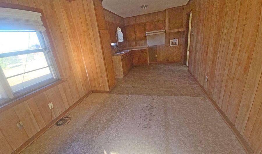 206 Hoover St, Belzoni, MS 39038 - 3 Beds, 2 Bath