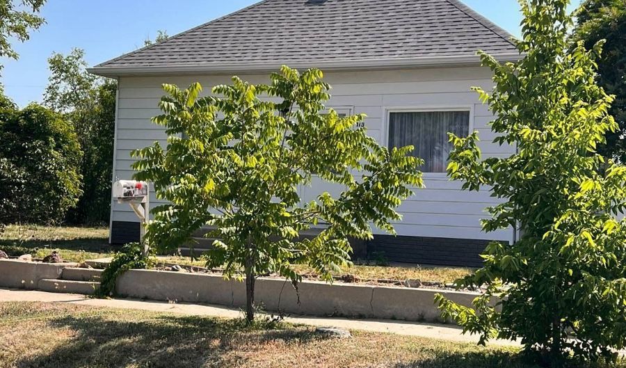 113 Yellowstone Ave, Alliance, NE 69301 - 2 Beds, 1 Bath