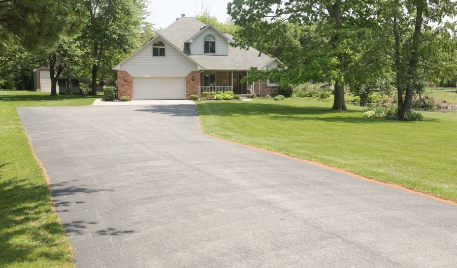 1739 S County Road 450 E, Avon, IN 46123 - 4 Beds, 3 Bath