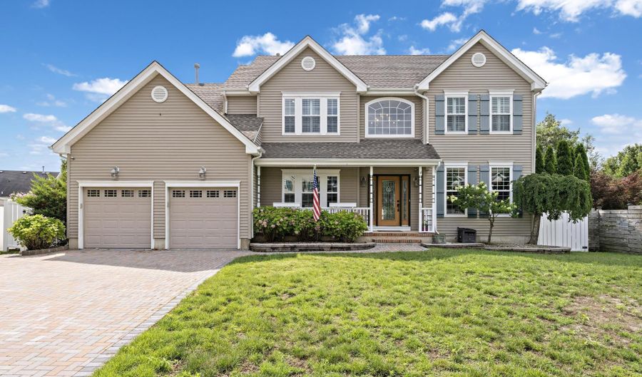 153 Vivas Dr, Barnegat, NJ 08005 - 5 Beds, 4 Bath