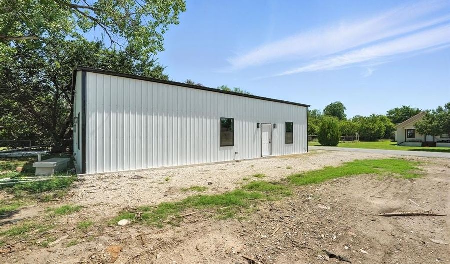 908 Matthews Ave, Albany, TX 76430 - 3 Beds, 2 Bath