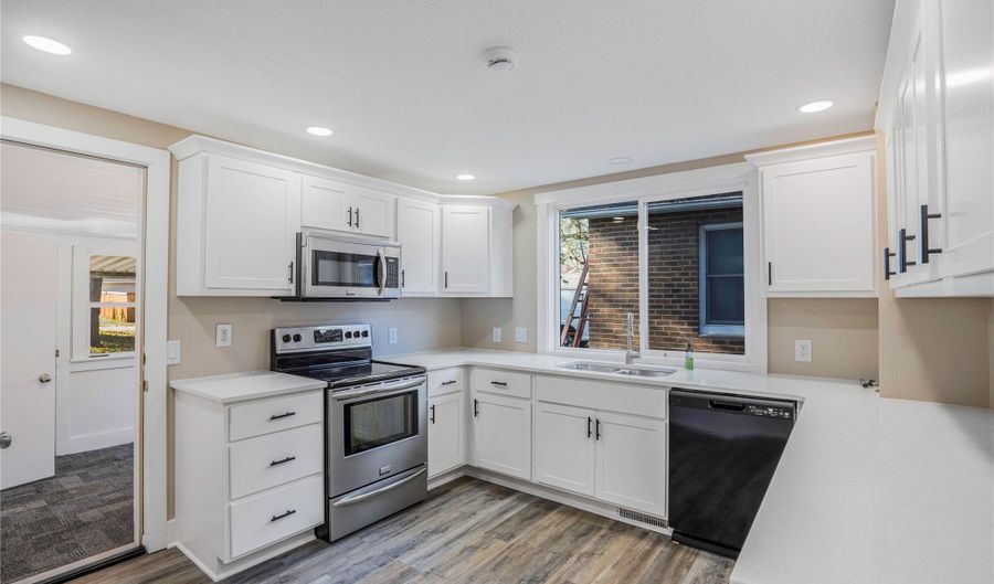 217 N 6th St, Adel, IA 50003 - 3 Beds, 2 Bath