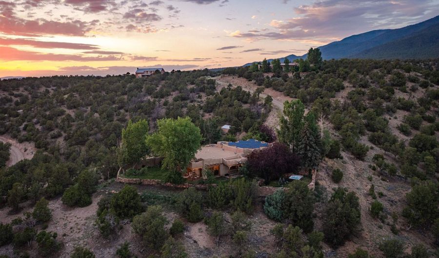 37 Gallina Canyon Rd, Valdez, NM 87580 - 4 Beds, 2 Bath