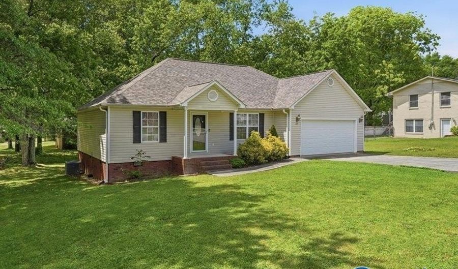 227 11th Pl, Arab, AL 35016 - 3 Beds, 2 Bath