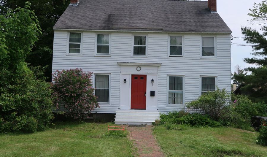 7 Elm St, Augusta, ME 04330 - 4 Beds, 2 Bath