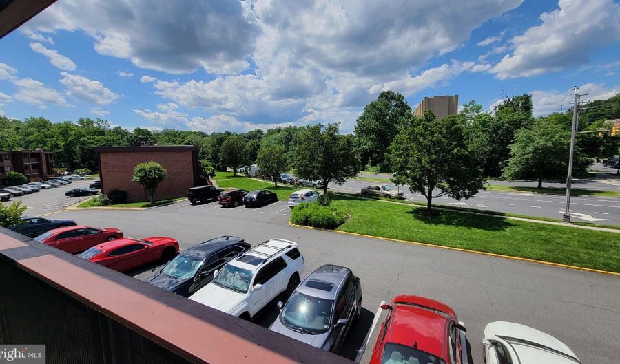 1501 S GEORGE MASON Dr S 23, Arlington, VA 22204 - 1 Beds, 1 Bath