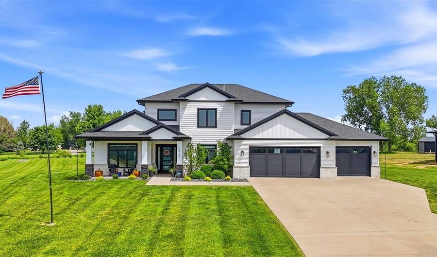 2985 127th Dr, Amana, IA 52203 - 6 Beds, 5 Bath