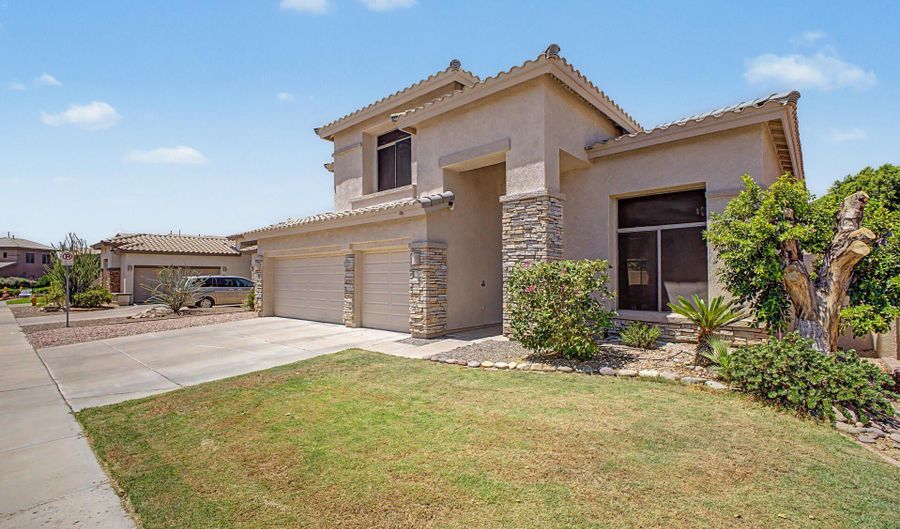 732 W INDIGO Dr, Chandler, AZ 85248 - 5 Beds, 4 Bath