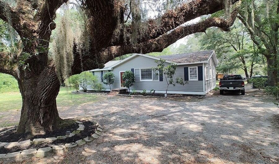 2723 Waddell Rd, Beaufort, SC 29902 - 3 Beds, 2 Bath
