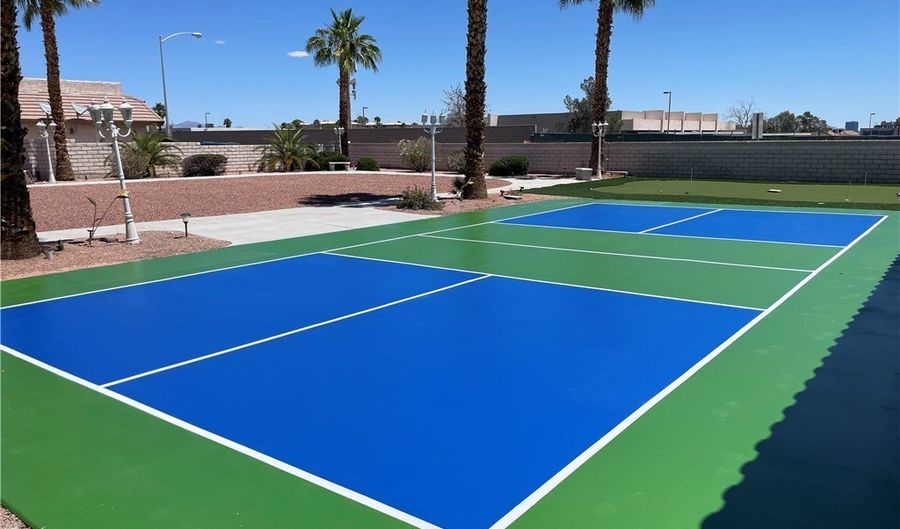7020 King Solomons Ct, Las Vegas, NV 89117 - 5 Beds, 4 Bath