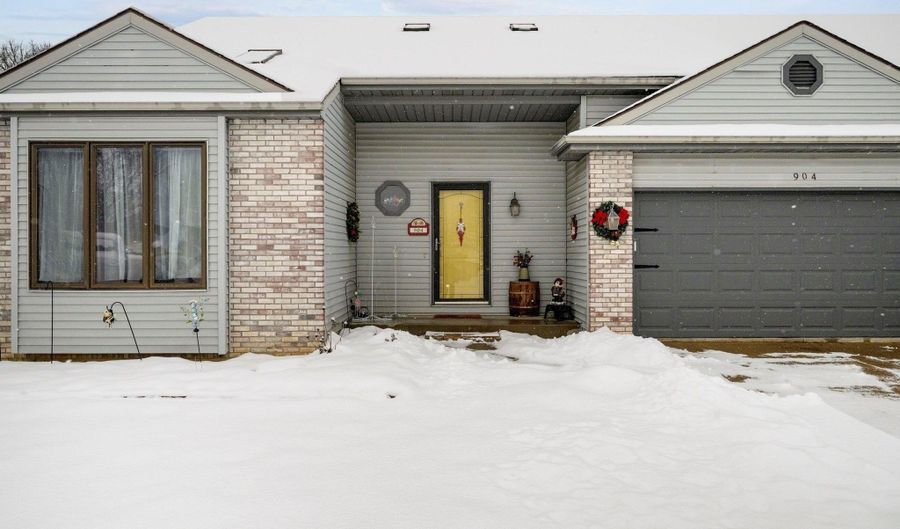 904 Elm St, Auburn, IN 46706 - 3 Beds, 4 Bath