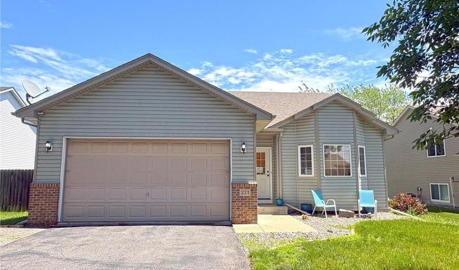 221 Florence Ave S, Annandale, MN 55302 - 3 Beds, 2 Bath