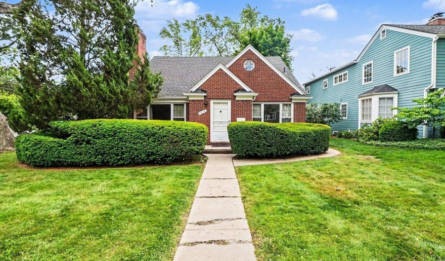 1616 Morton Ave, Ann Arbor, MI 48104 - 4 Beds, 2 Bath