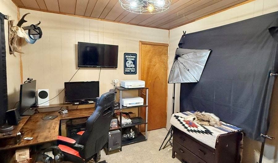 195 Pleasant Hill Dr, Battle Mountain, NV 89820 - 3 Beds, 2 Bath