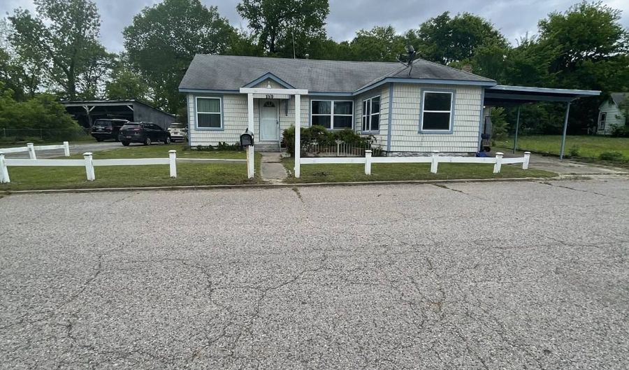 159 N Texas Ave, Atoka, OK 74525 - 5 Beds, 3 Bath