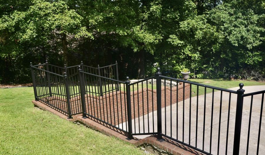 112 KINGSLEY Ct, Alabaster, AL 35007 - 4 Beds, 5 Bath