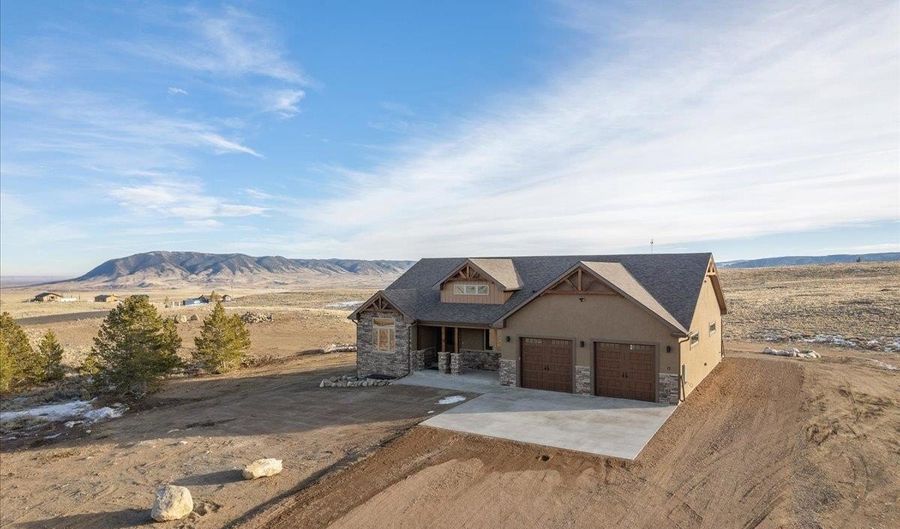 18 RAINBOW VALLEY LODGE Rd, Centennial, WY 82055 - 5 Beds, 3 Bath