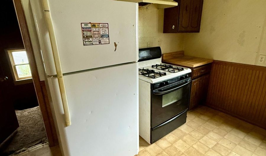 921 FULTON St, Antigo, WI 54409 - 2 Beds, 1 Bath