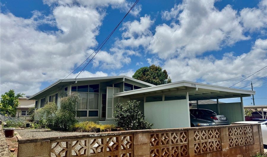 1519 Maluawai St, Pearl City, HI 96782 - 3 Beds, 2 Bath