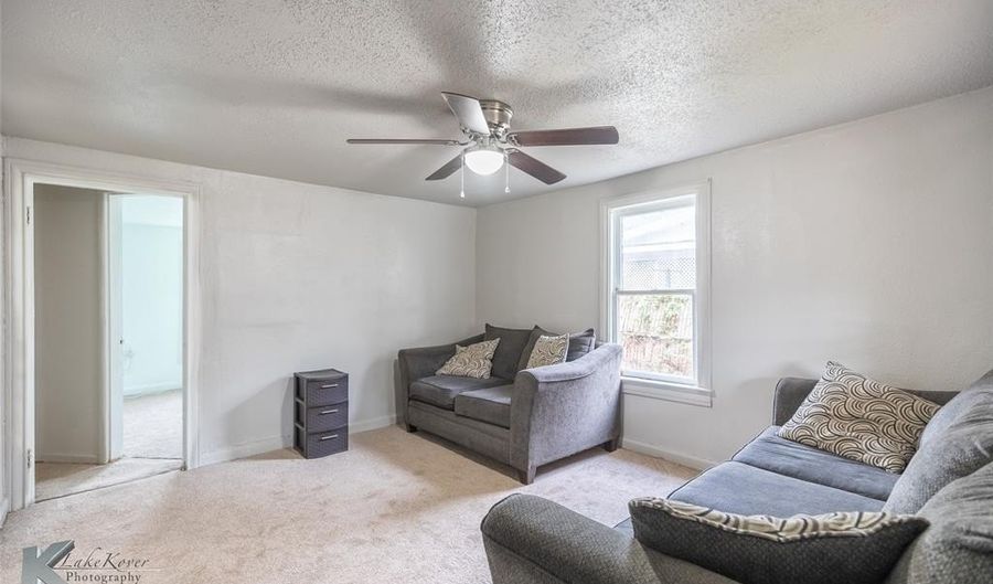 818 Ballinger St, Abilene, TX 79605 - 2 Beds, 1 Bath