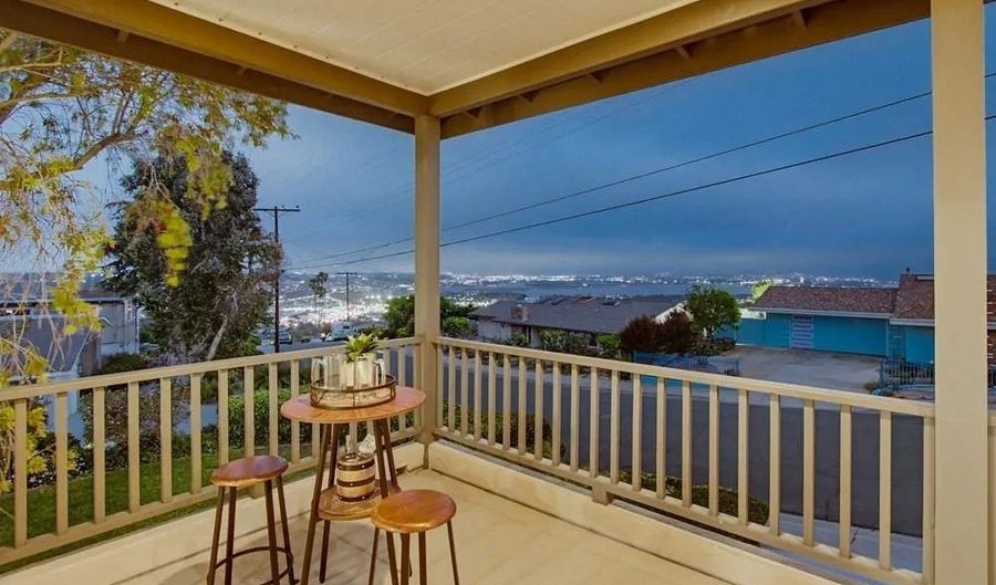 5145 San Aquario Dr, San Diego, CA 92109 - 3 Beds, 3 Bath